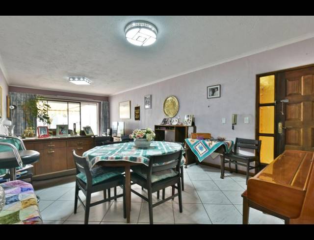 3 BEDROOM TOWNHOUSE FOR SALE IN GLENVISTA